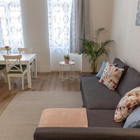 Emily'S Lovely Place Budapest Extérieur photo
